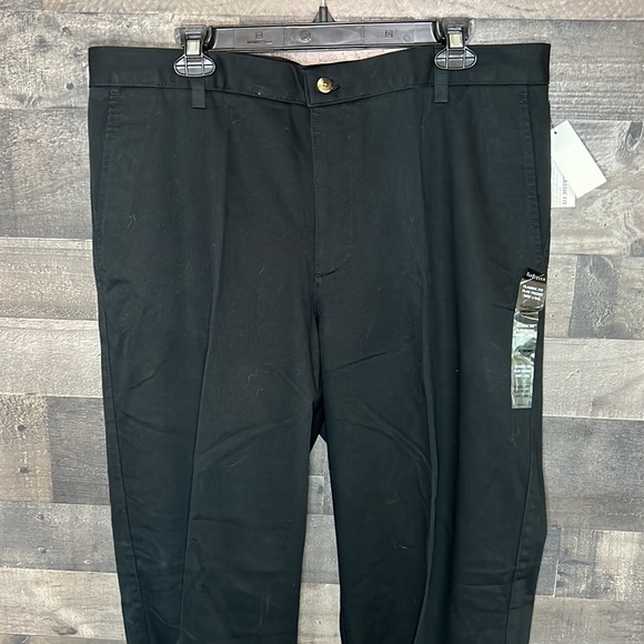 New Black Van Heusen 36/34 Classic Fit Pants - Picture 2 of 9